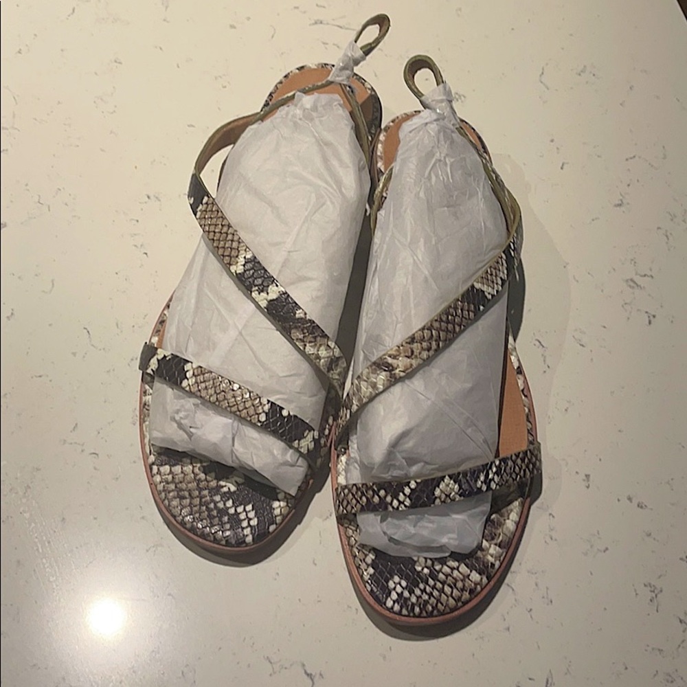 Madewell Women’s size 9.5 open toed flats/sandals